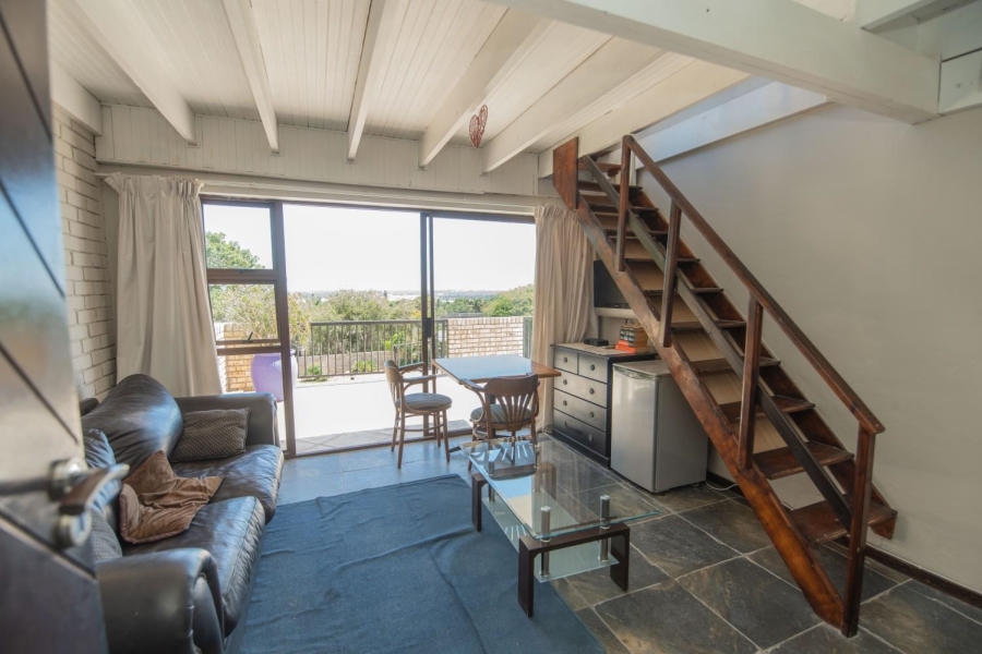 6 Bedroom Property for Sale in Walmer Heights Eastern Cape